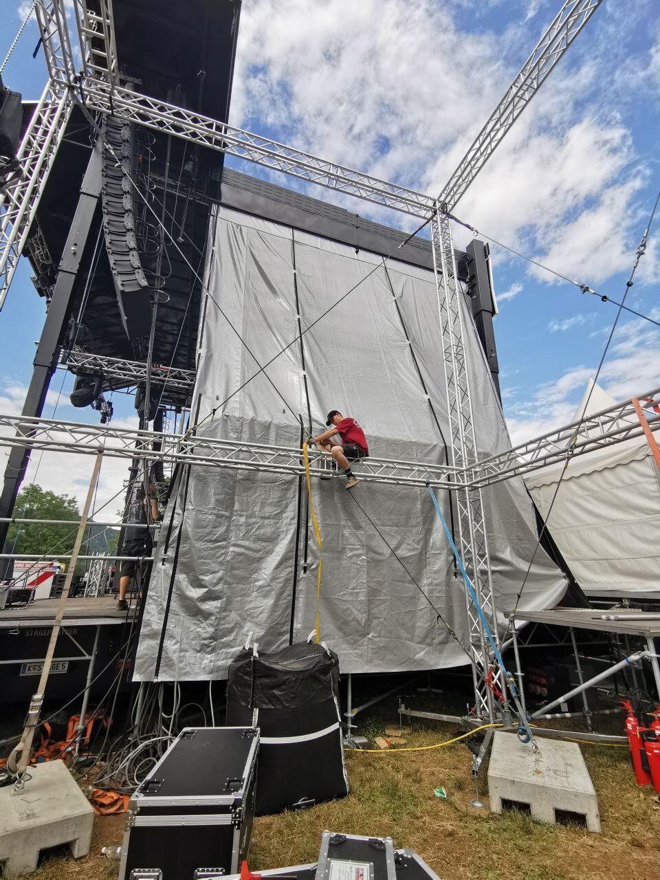 Bühne des HowArt.live Festivals auf der Burg Hochosterwitz