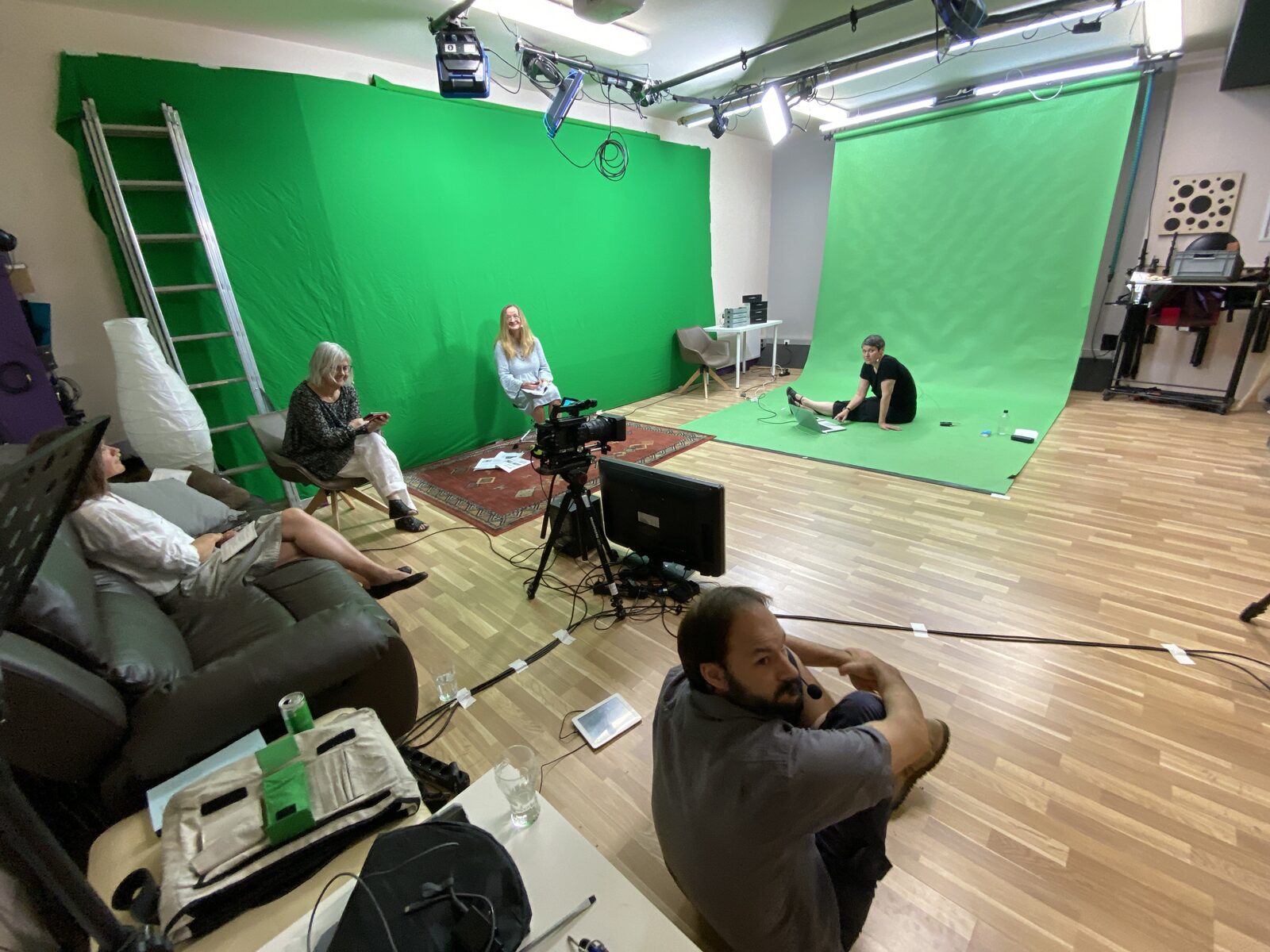 Release von „mapping the unseen": interaktives Zoom-Format mit Chromakey